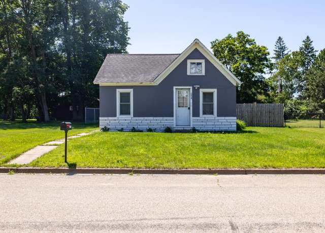 Property at 1416 L St NE, Brainerd, MN 56401, 2 beds, 1 bath