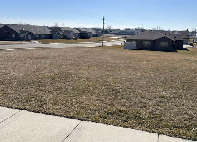 Property at 275 NE Hickory Ln NE, Owatonna, MN 55060
