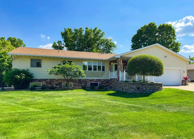 Property at 4715 Culver Rd, Golden Valley, MN 55422, 4 beds, 3 baths