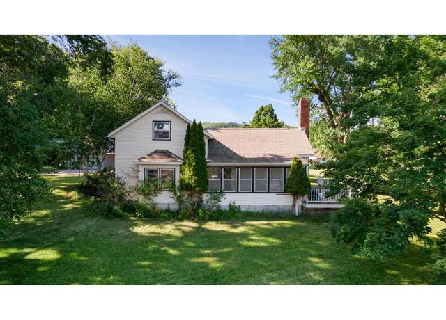 Property at 525 Green Coulee Rd, Onalaska, WI 54650, 3 beds, 2 baths