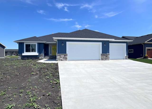 Property at 4866 39th St S, Fargo, ND 58104, 3 beds, 2 baths