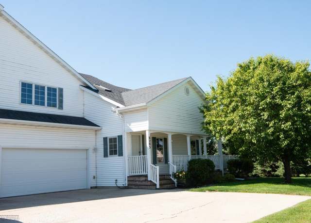 Property at 6205 16th St S, Fargo, ND 58104, 4 beds, 4 baths