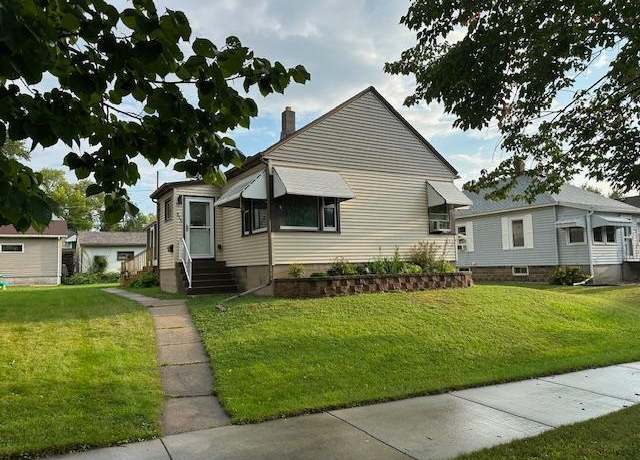 Property at 515 12th St N, Virginia, MN 55792, 3 beds, 2 baths