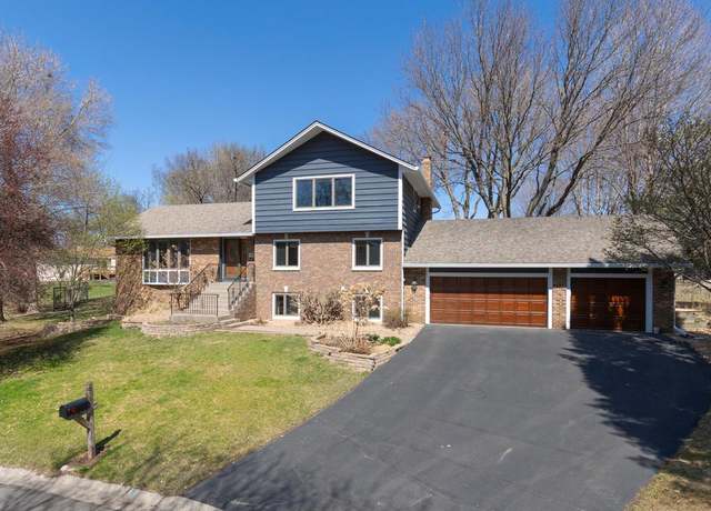 Property at 15361 Village Woods Dr, Eden Prairie, MN 55347, 6 beds, 4 baths