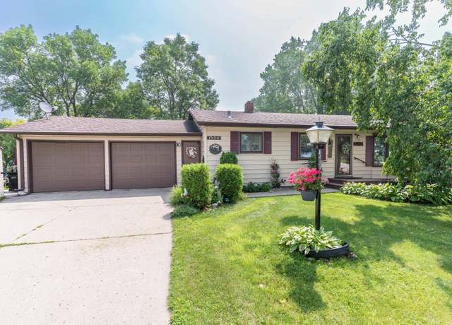 Property at 1506 N Park St, Fergus Falls, MN 56537, 3 beds, 2 baths