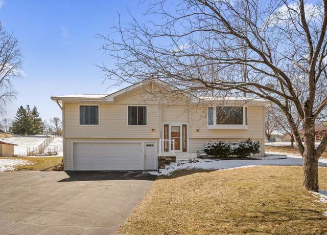 Property at 2408 72nd Ct E, Inver Grove Heights, MN 55076, 3 beds, 2 baths