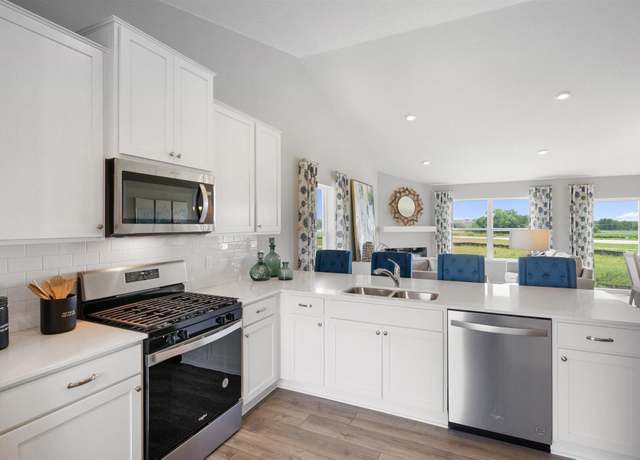 Property at 2110 Latour Dr, Shakopee, MN 55379, 4 beds, 4 baths