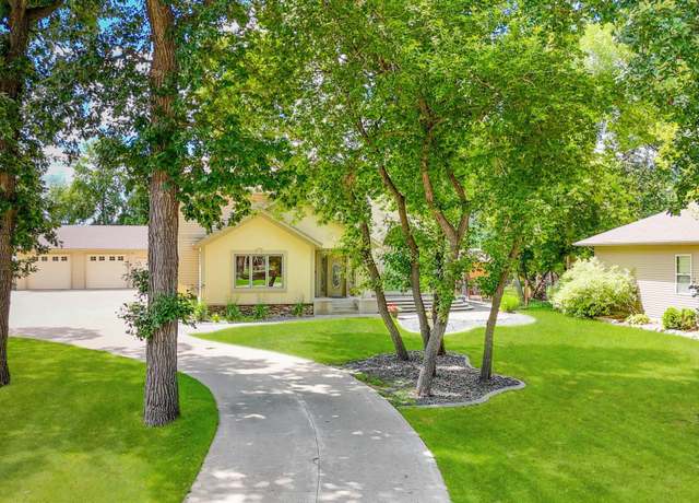 Property at 154 W Beaton Dr, West Fargo, ND 58078, 4 beds, 4 baths