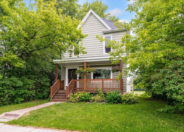 Property at 2418 Ogden Ave, Superior, WI 54880, 3 beds, 3 baths
