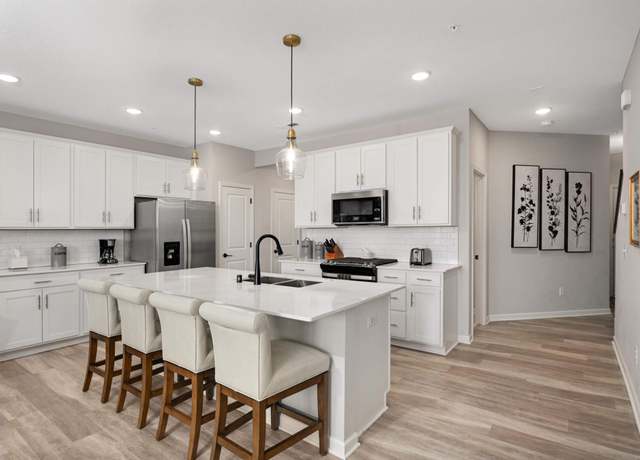 Property at 11271 Brookview Rd, Woodbury, MN 55129, 3 beds, 3 baths
