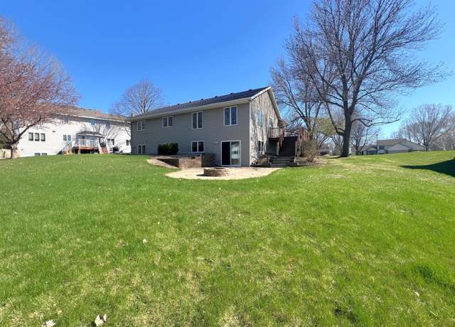 Property at 2210 9th Ave SE, Willmar, MN 56201, 5 beds, 2 baths