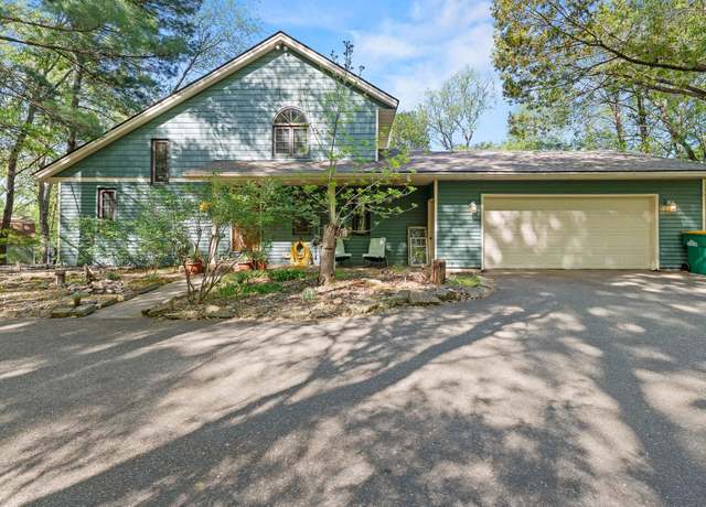 Property at 388 Brookwood Dr, Hudson, WI 54016, 4 beds, 3 baths