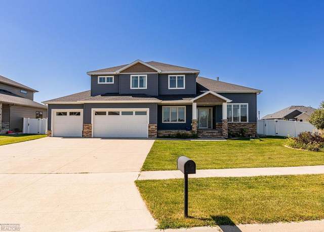 Property at 7307 15th St S, Fargo, ND 58104, 6 beds, 4 baths
