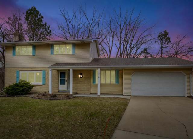 Property at 11216 Lake Ct, Burnsville, MN 55337, 4 beds, 3 baths