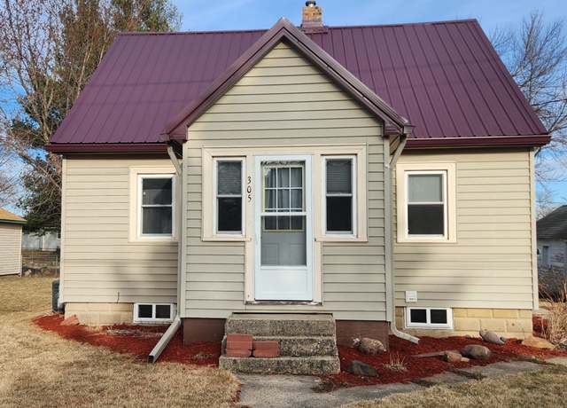 Property at 305 SE Market St, Brownsdale, MN 55918, 2 beds, 1 bath