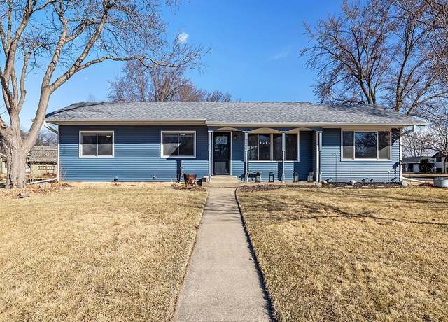 Property at 225 Strese Ln, Apple Valley, MN 55124, 4 beds, 3 baths