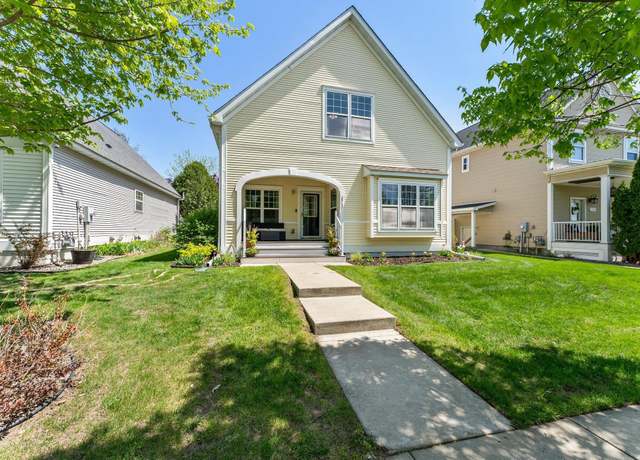 Property at 2737 Faulkner Dr, Chaska, MN 55318, 3 beds, 3 baths