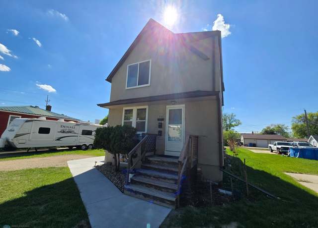 Property at 310 20th St N, Fargo, ND 58102, 3 beds, 2 baths