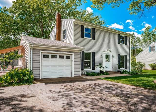 Property at 2113 Dundee Pl, Stillwater, MN 55082, 4 beds, 2 baths