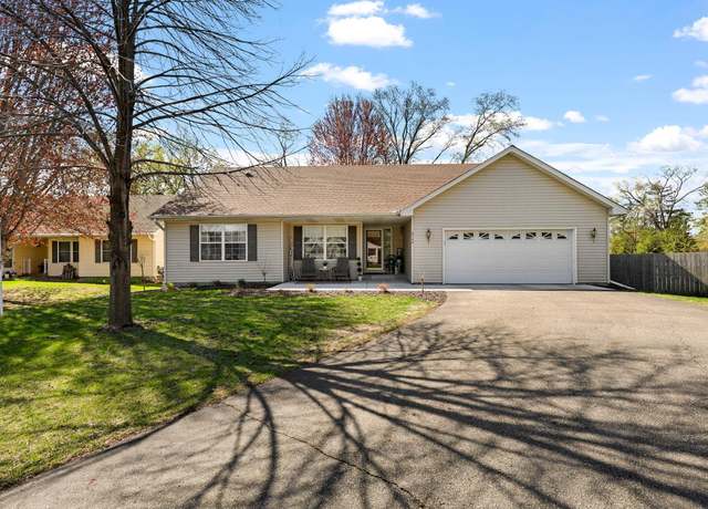 Property at 8548 208th St W, Lakeville, MN 55044, 3 beds, 2 baths