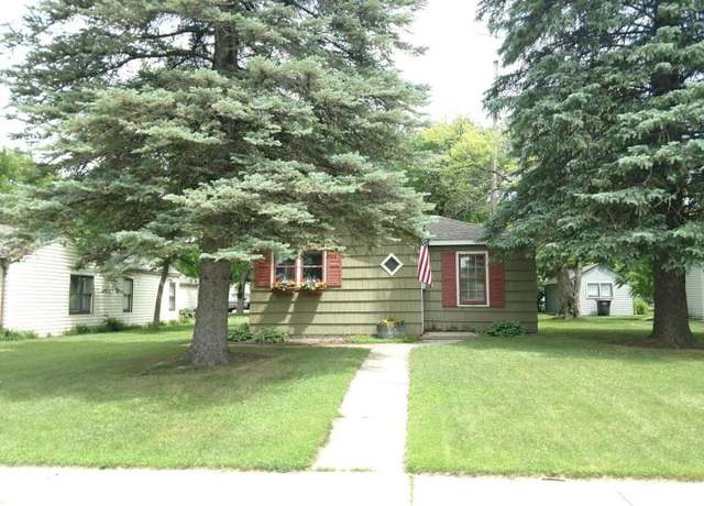 Property at 1117 7th St SW, Willmar, MN 56201, 2 beds, 1 bath
