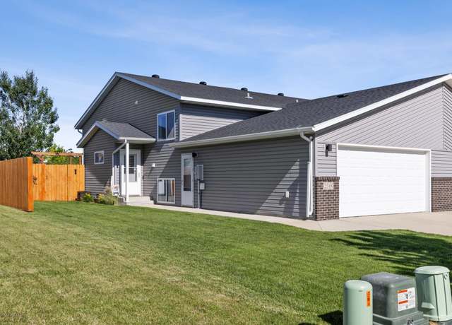 Property at 2518 8th Ct W, West Fargo, ND 58078, 3 beds, 2 baths