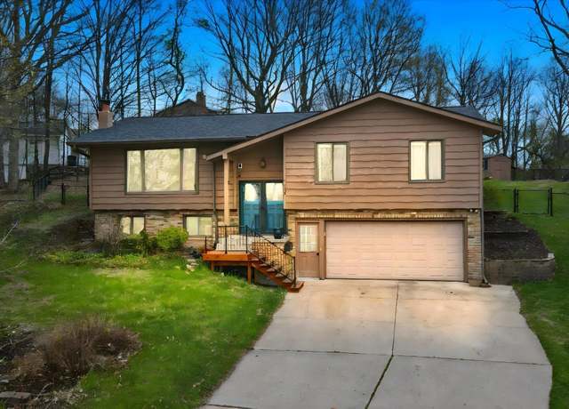 Property at 935 3rd St NE, Faribault, MN 55021, 3 beds, 3 baths