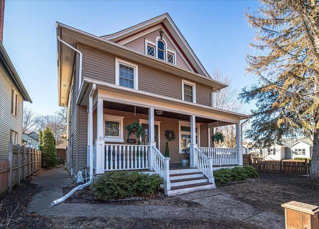 Property at 94 Congress St W, Saint Paul, MN 55107, 3 beds, 2 baths