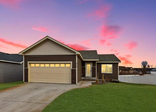 Property at 945 Breckenridge Ln, Montrose, MN 55363, 3 beds, 2 baths