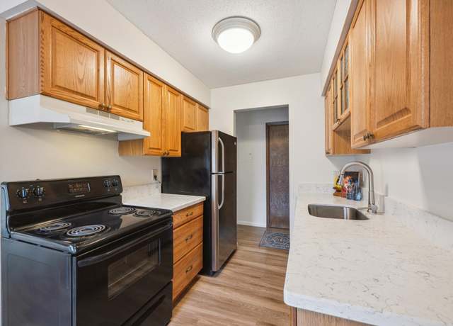 Property at 923 11th Ave S #8, Hopkins, MN 55343, 2 beds, 1 bath
