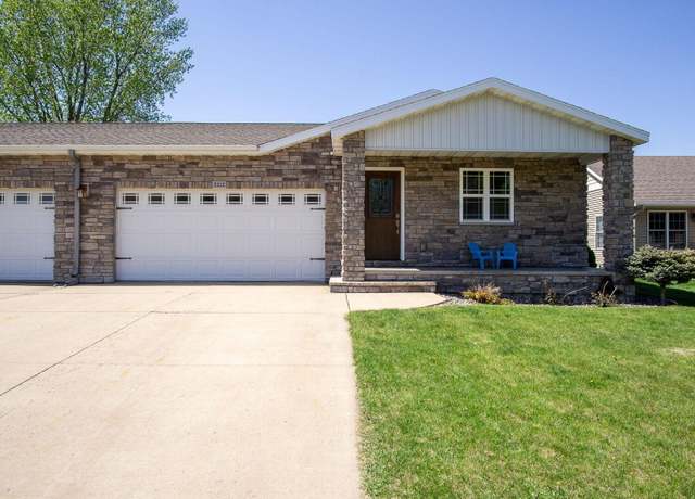 Property at 3312 White Oak Ln, Eau Claire, WI 54703, 4 beds, 3 baths