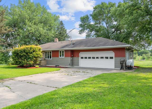 Property at 1809 10th St SW, Buffalo, MN 55313, 3 beds, 2 baths