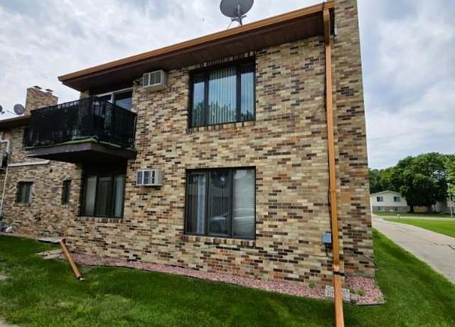 Property at 2308 18th St S Unit H, Fargo, ND 58103, 2 beds, 1 bath