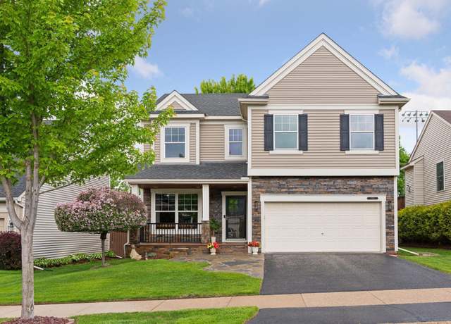 Property at 2392 Molnau Ct, Chaska, MN 55318, 4 beds, 3 baths