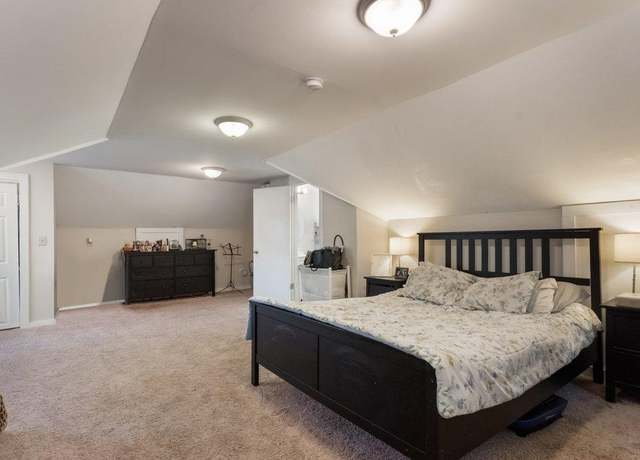 Property at 2100 Nortonia Ave, Saint Paul, MN 55119, 3 beds, 2 baths