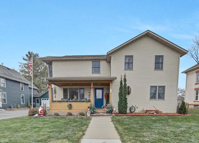 Property at 612 S Oak St, Lake City, MN 55041, 4 beds, 3 baths