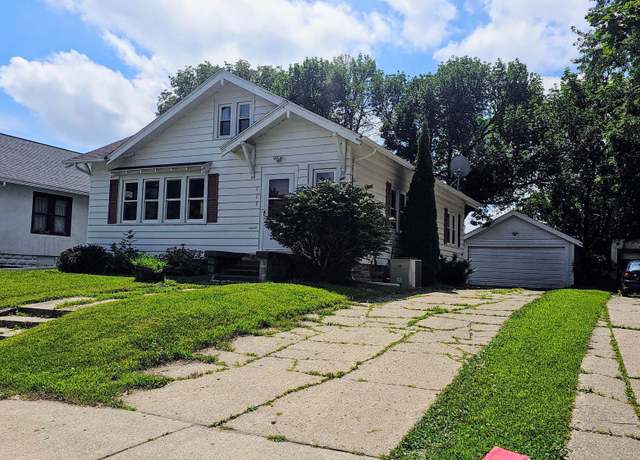 Property at 922 E 1st St, Fairmont, MN 56031, 2 beds, 2 baths