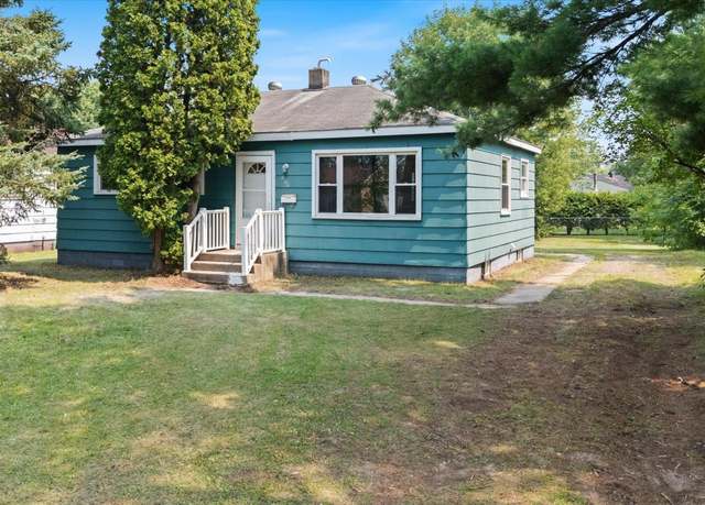 Property at 908 Clover Ln, Grand Rapids, MN 55744, 3 beds, 1 bath