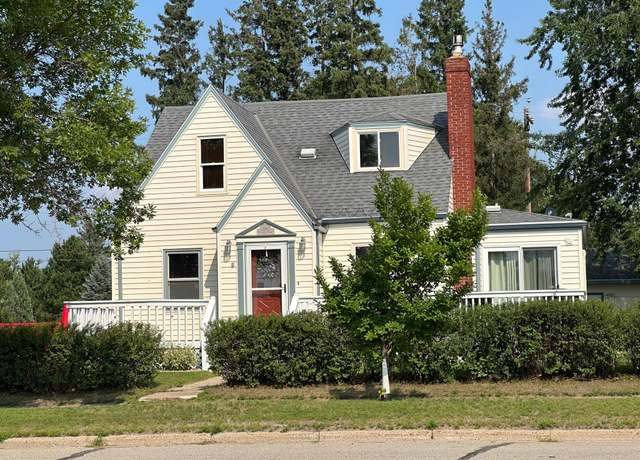 Property at 700 Park Ave S, Park Rapids, MN 56470, 4 beds, 3 baths