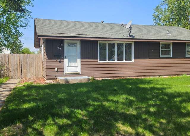 Property at 709 24th Ave N, Saint Cloud, MN 56303, 3 beds, 2 baths