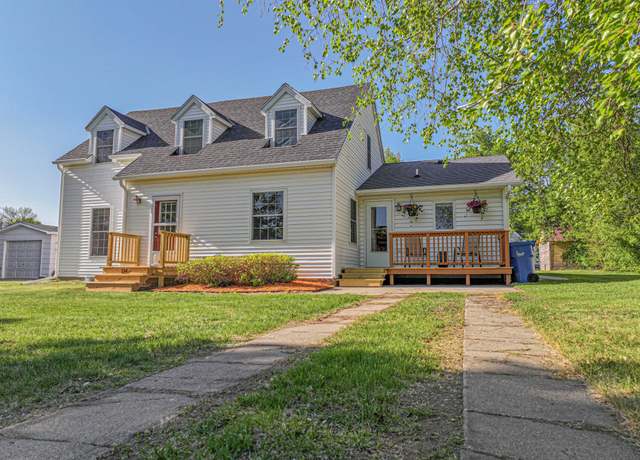 Property at 114 Iowa Ave, Hoffman, MN 56339, 4 beds, 2 baths