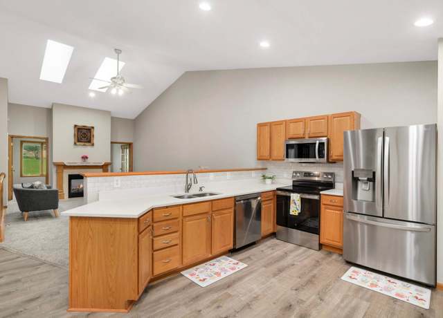 Property at 3424 Eagan Oaks Ct, Eagan, MN 55123, 3 beds, 2 baths