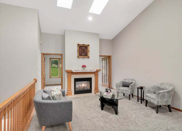 Property at 3424 Eagan Oaks Ct, Eagan, MN 55123, 3 beds, 2 baths