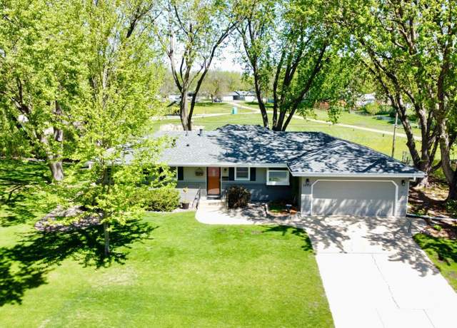 Property at 8500 29th Ave N, New Hope, MN 55427, 3 beds, 3 baths