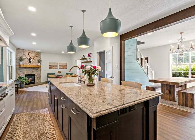 Property at 15084 Appaloosa Trl NE, Prior Lake, MN 55372, 5 beds, 4 baths