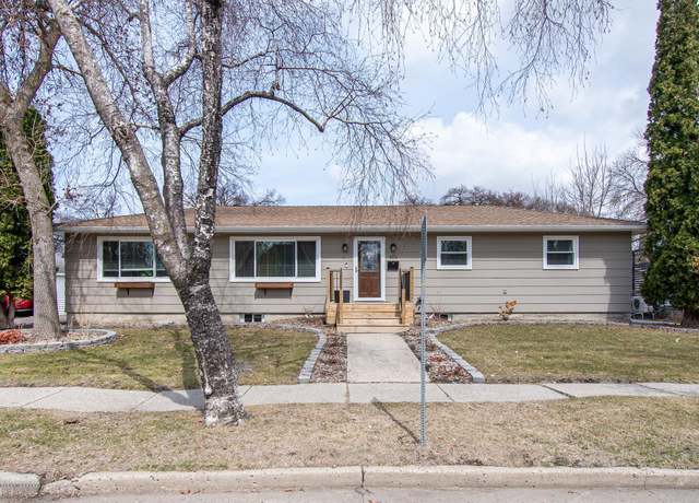 Property at 455 16th Ave S, Fargo, ND 58103, 5 beds, 2 baths