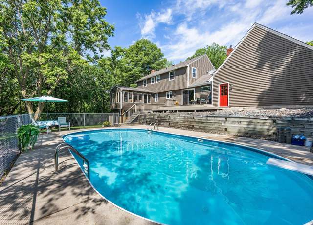 Property at 12576 Ridgewood Dr NW, Elk River, MN 55330, 4 beds, 4 baths