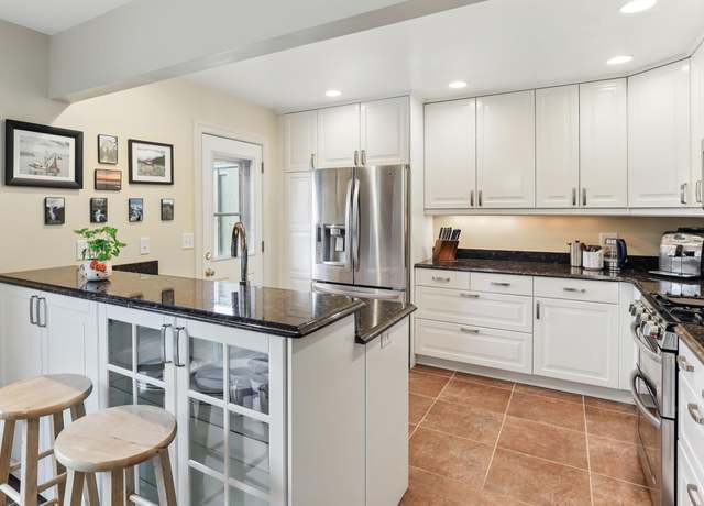 Property at 166 Windsor Ln, New Brighton, MN 55112, 3 beds, 3 baths
