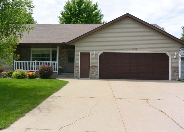 Property at 1607 Mcleod Ave N, Glencoe, MN 55336, 2 beds, 3 baths