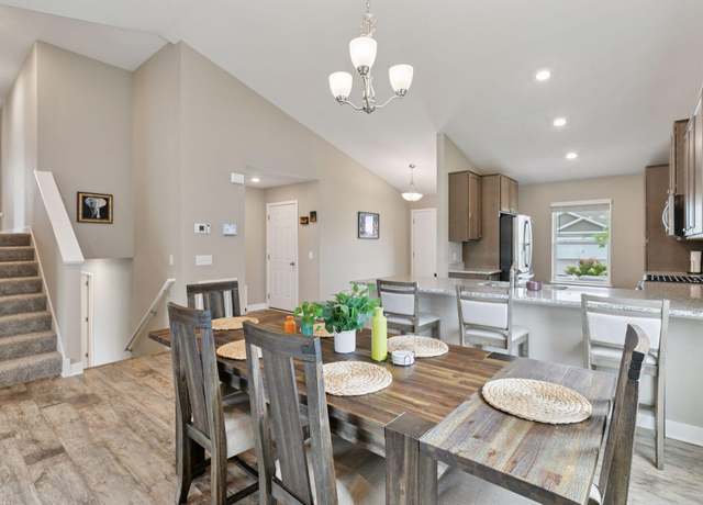 Property at 18017 Hidden Creek Trl, Lakeville, MN 55044, 4 beds, 3 baths